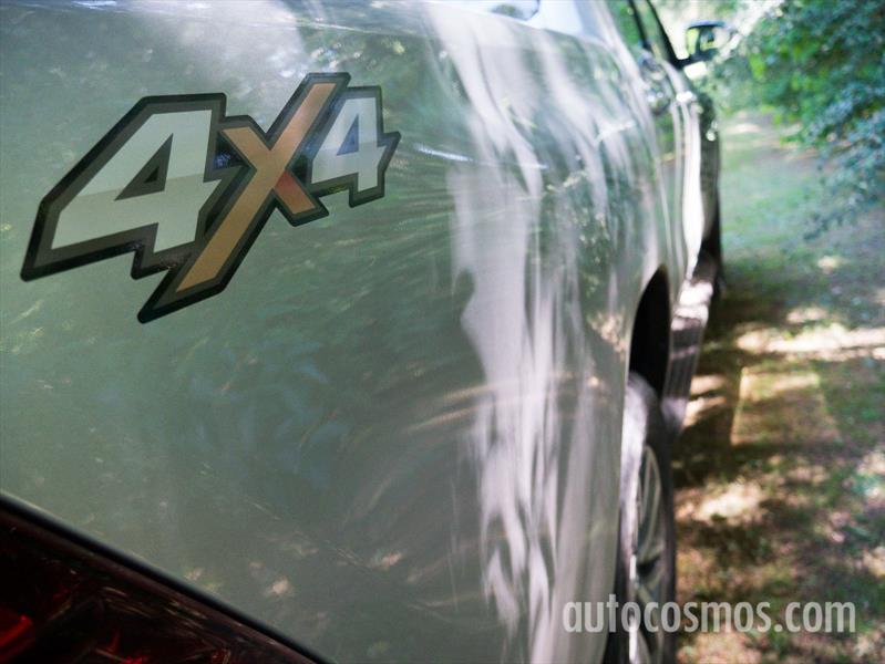 Nueva Toyota Hilux a prueba