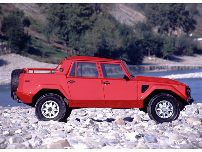 Lamborghini LM002