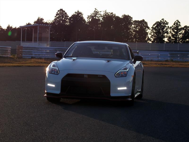 Nissan GT-R NISMO 2014, manejo en Japón