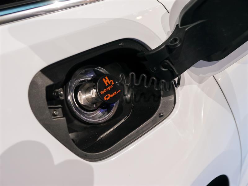 Volkswagen Golf Sportwagen HyMotion