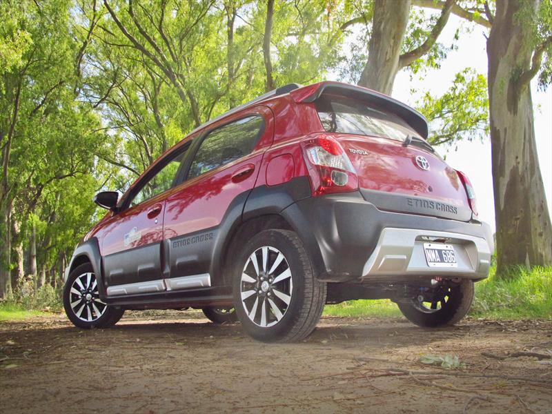 Prueba Toyota Etios Cross