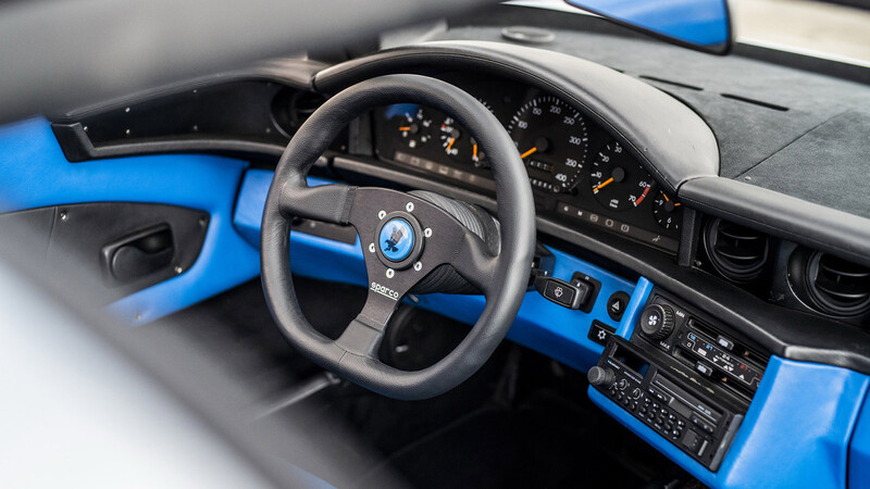 Isdera Commendatore 112i