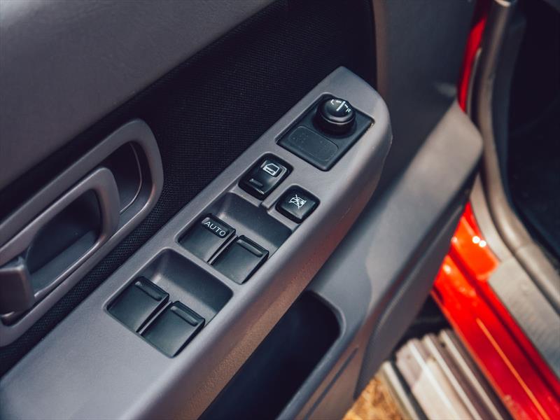 Nissan Frontier LE 4x4 2014