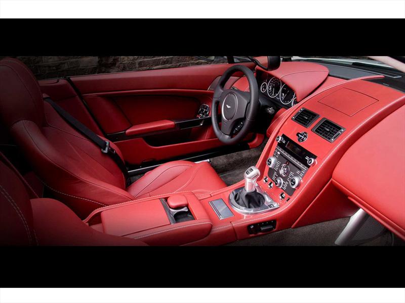 Aston Martin V12 Vantage Roadster