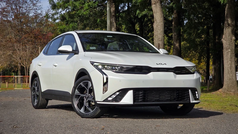 Test Drive Kia K3 Sedán GT Line