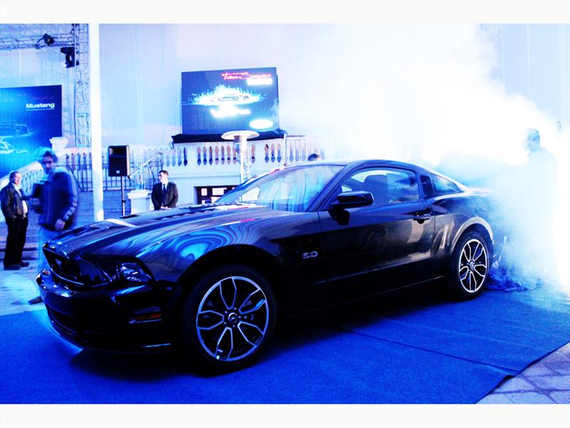 Ford Mustang 2013. Lanzamiento en Chile