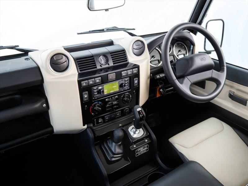 Land Rover Defender V8 70º Aniversario