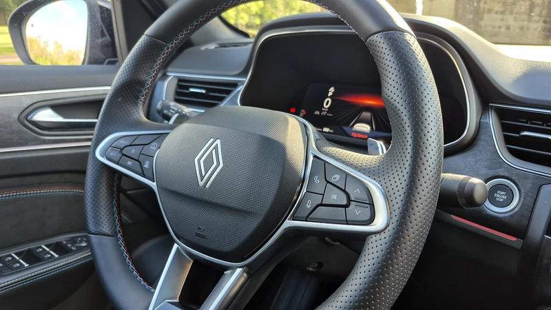 Test Drive Renault Arkana E-Tech Hybrid