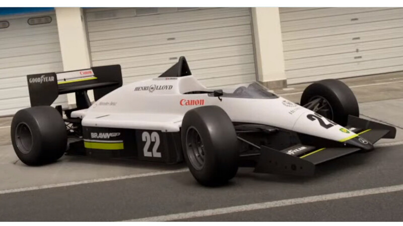 Decoraciones de F1 actuales en máquinas de los 80