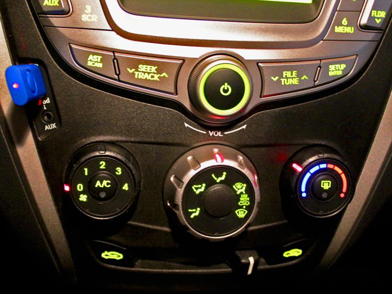 Hyundai EON 0,8L GLS Prueba de manejo