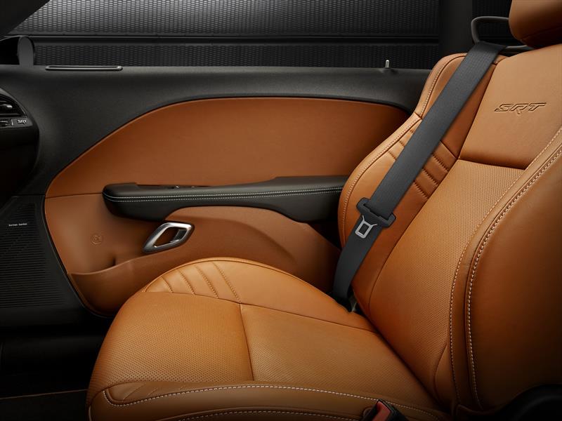 Dodge Challenger SRT Hellcat 2015