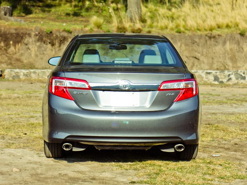 Toyota Camry XLE V6 2012