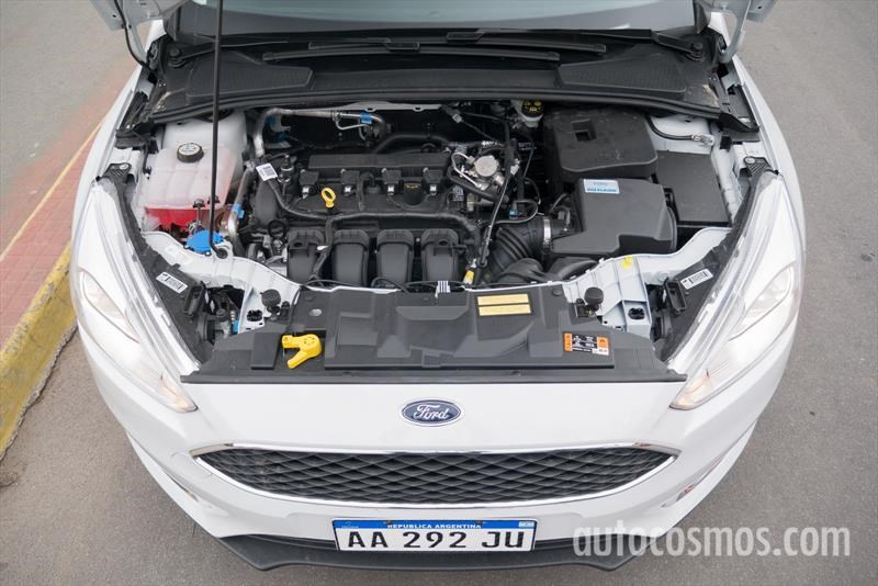 Ford Focus sedán a prueba