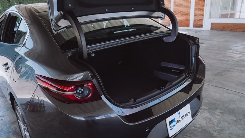 Mazda3 Sedán vs Mazda3 Hatchback