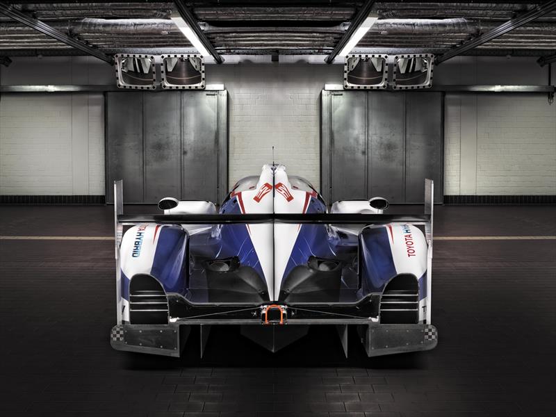 Toyota TS040 Hybrid 2015