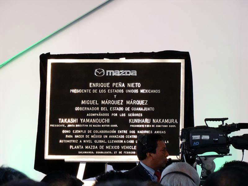 Mazda inaugura su planta en México