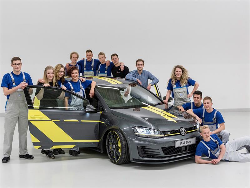 Volkswagen GTI Dark Shine