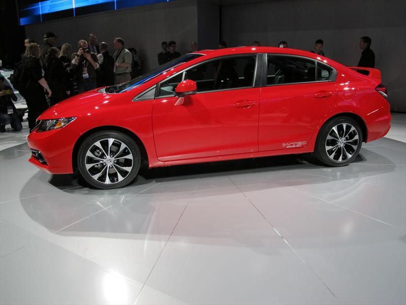 Honda Civic 2013 en el Salón de Los Angeles