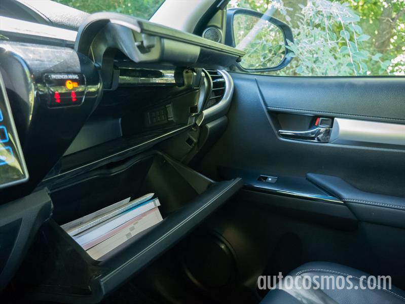 Nueva Toyota Hilux a prueba