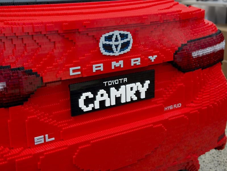 Toyota Camry con Lego