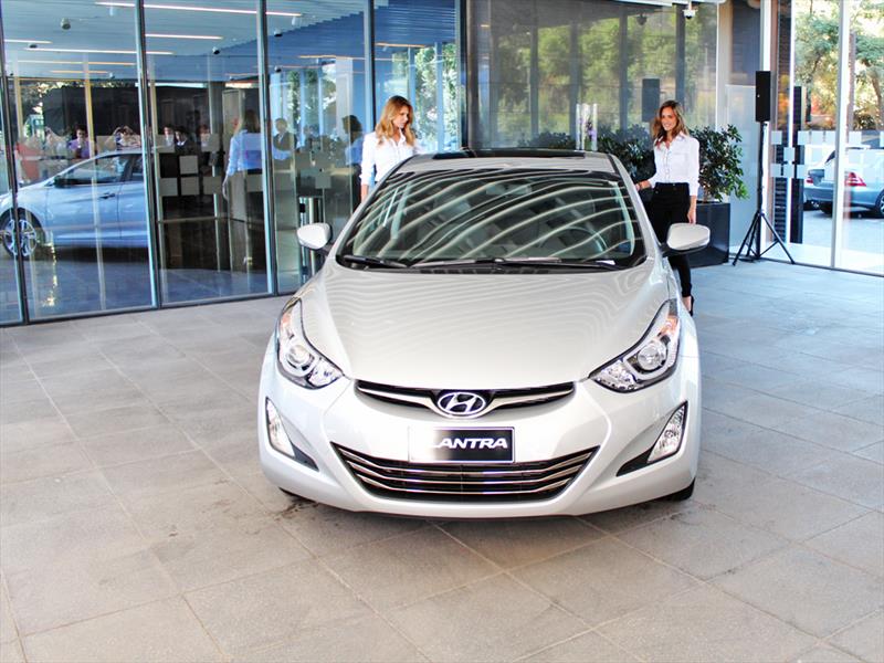 Hyundai New Elantra 2014. Lanzamiento en Chile