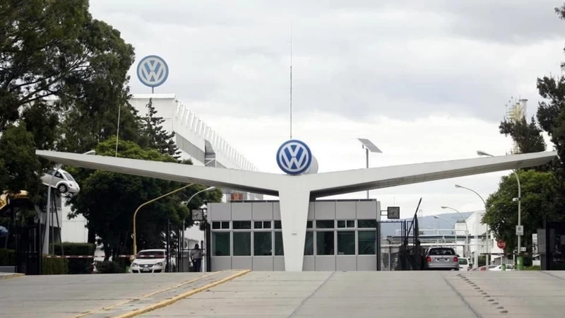 Volkswagen cumple 56 años fabricando en Puebla