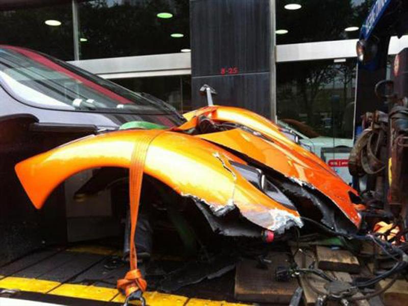 Pagani Zonda F Destruido