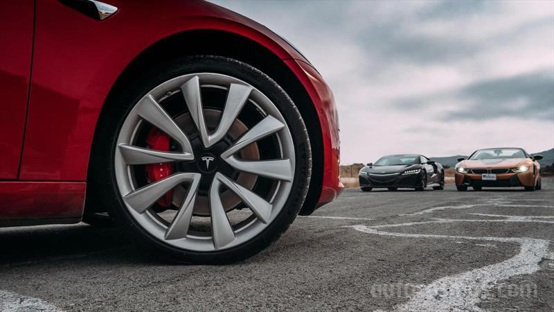 Tesla Model 3 vs BMW i8 Roadster vs Acura NSX
