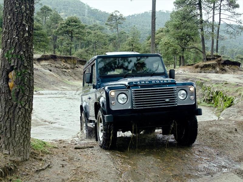 Land Rover Defender SW 90” 2012 a prueba