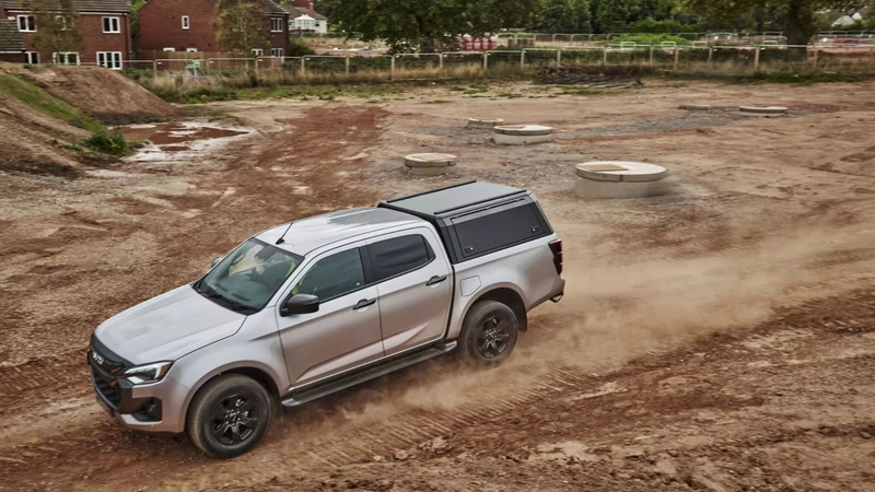 Isuzu D-Max V-Cross Commercial 2026