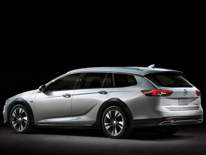 Buick Regal Sportback y TourX 2018