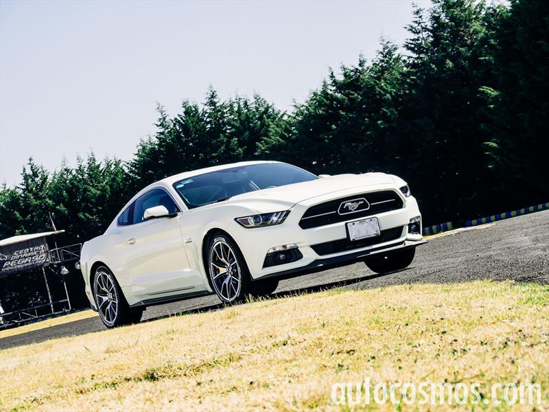 Ford Mustang 2015 50 aniversario