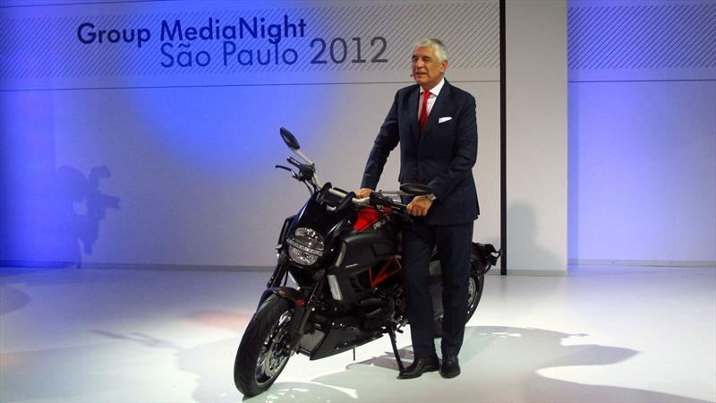 VW Gol 3 Puertas en la Group Night