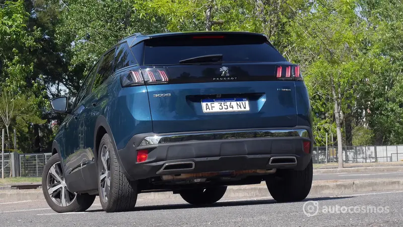 Test Peugeot 3008 Hybrid4