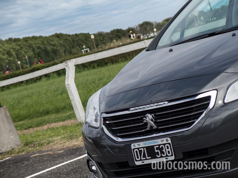 Peugeot 408 THP a prueba