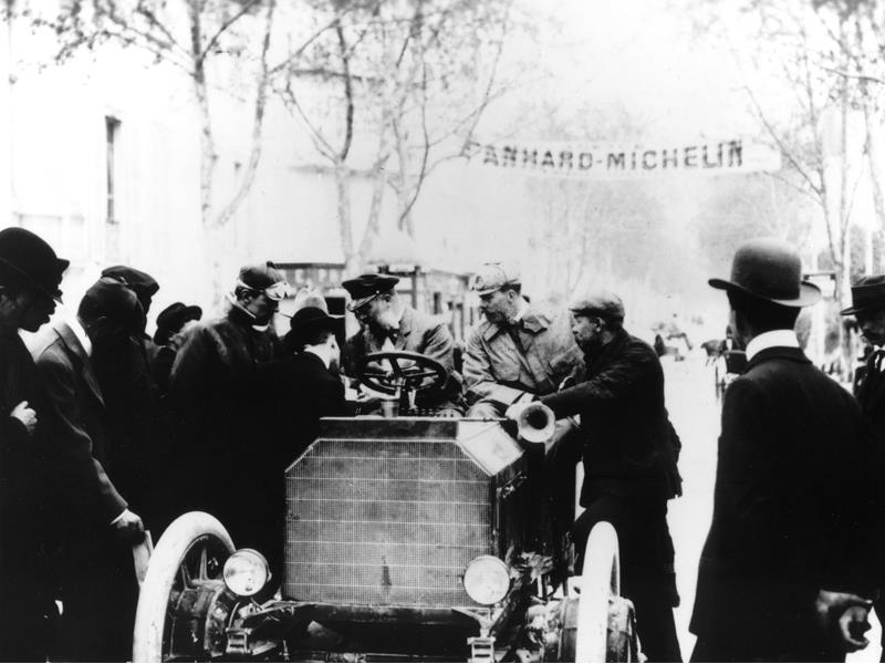 Mercedes, el origen del nombre de los autos MB