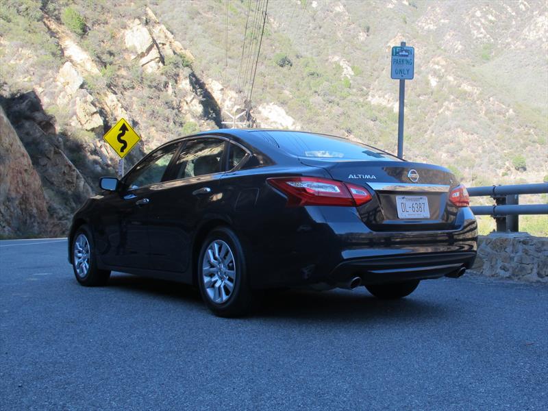 Nissan Altima 2017