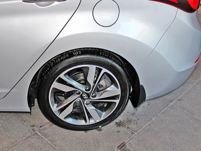 Hyundai New Elantra 2014. Lanzamiento en Chile