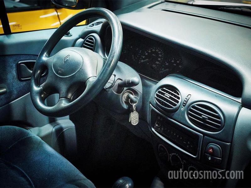 120 años, visita a Renault Classic