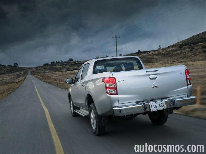 Nissan NP300 vs Toyota Hilux vs Mitsubishi L200