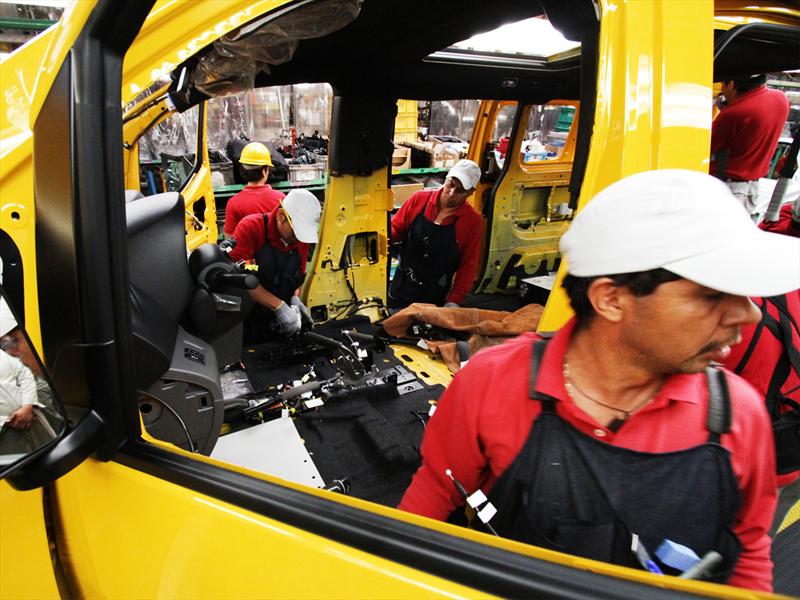 Producción Nissan NV200 Taxi del Futuro