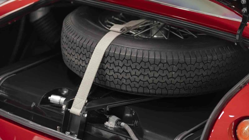 Aston Martin DB4 GT Zagato Continuation