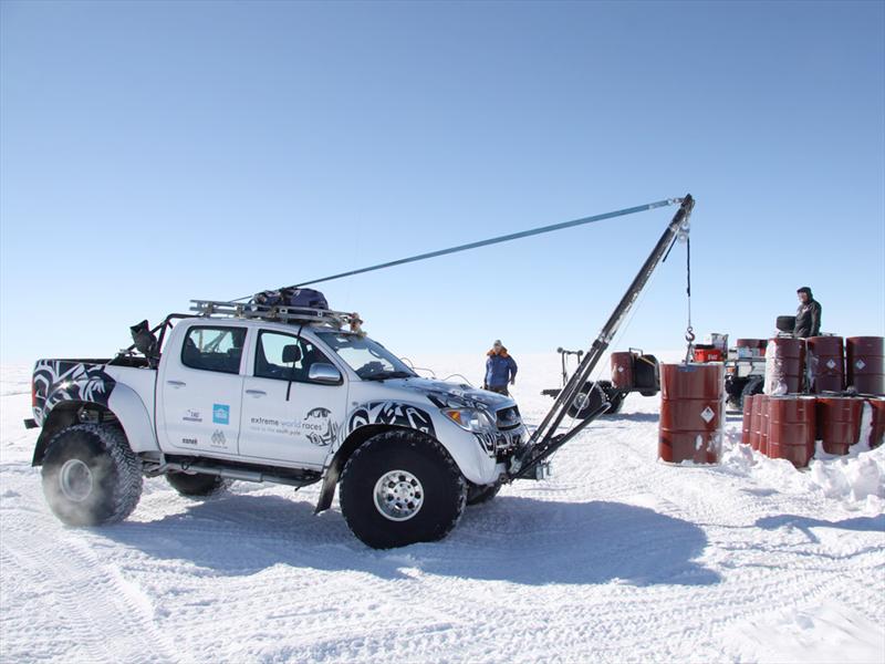 Toyota Hilux expedición Antártida