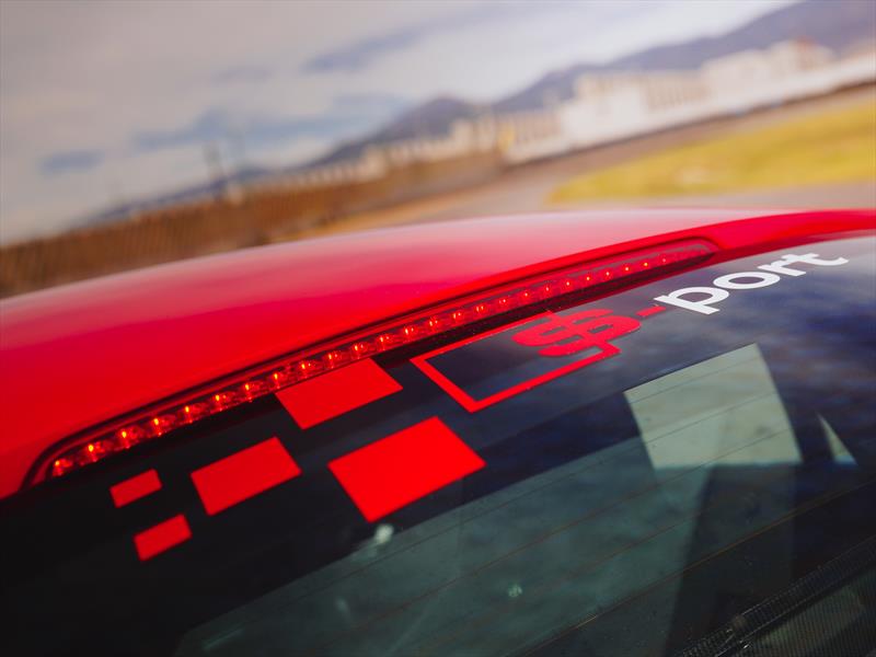 Audi R8 V10 Plus 2014