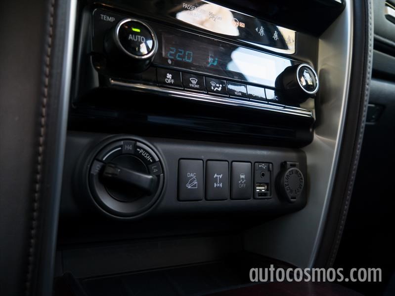 Nueva Toyota SW4 a prueba