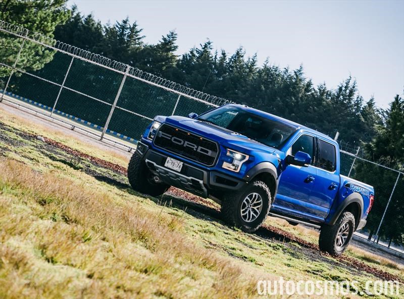 Ford Lobo Raptor 2017 y Yamaha YXZ 1000 R