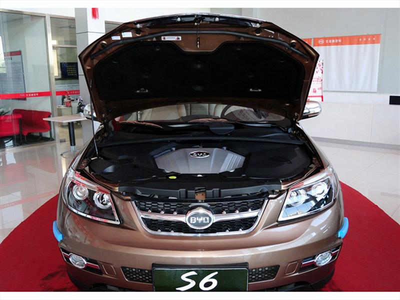 BYD S6