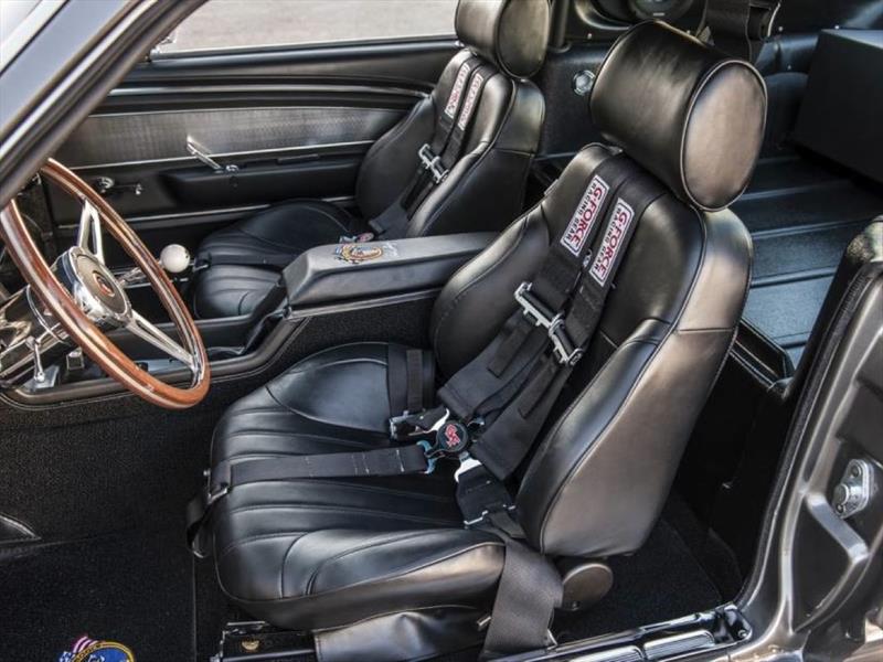 Shelby Mustang GT500CR por Classic Recreations