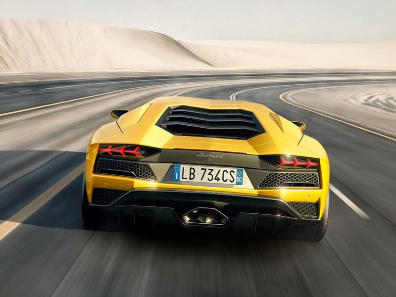 Lamborghini Aventador S 2017