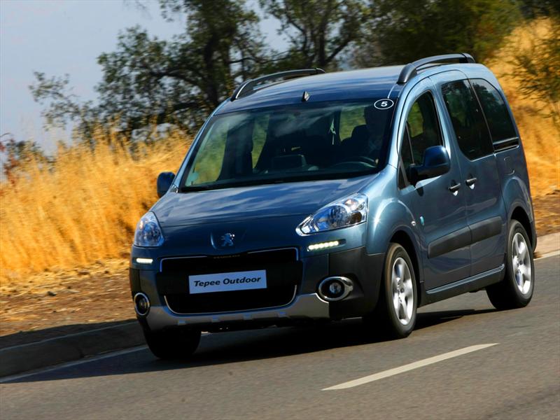 Peugeot Chile Lanzamiento gama GPS 2013